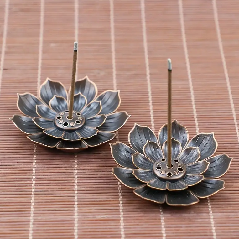 Dvouvrstvý lotosový květ, držák vonných tyčinek