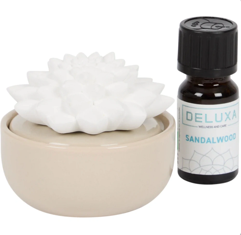 DELUXA Ceramic Diffuser – Lotus Design + Sandalwood esenciální olej (10 ml)